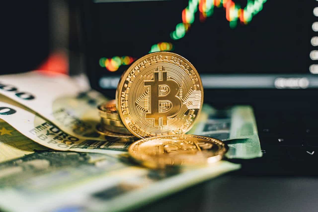 Harga Bitcoin Terjun 28% Sebulan, Investor Diminta Waspada
